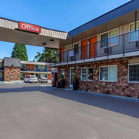 Econo Lodge Inn & Suites West Portland/Hillsboro-2